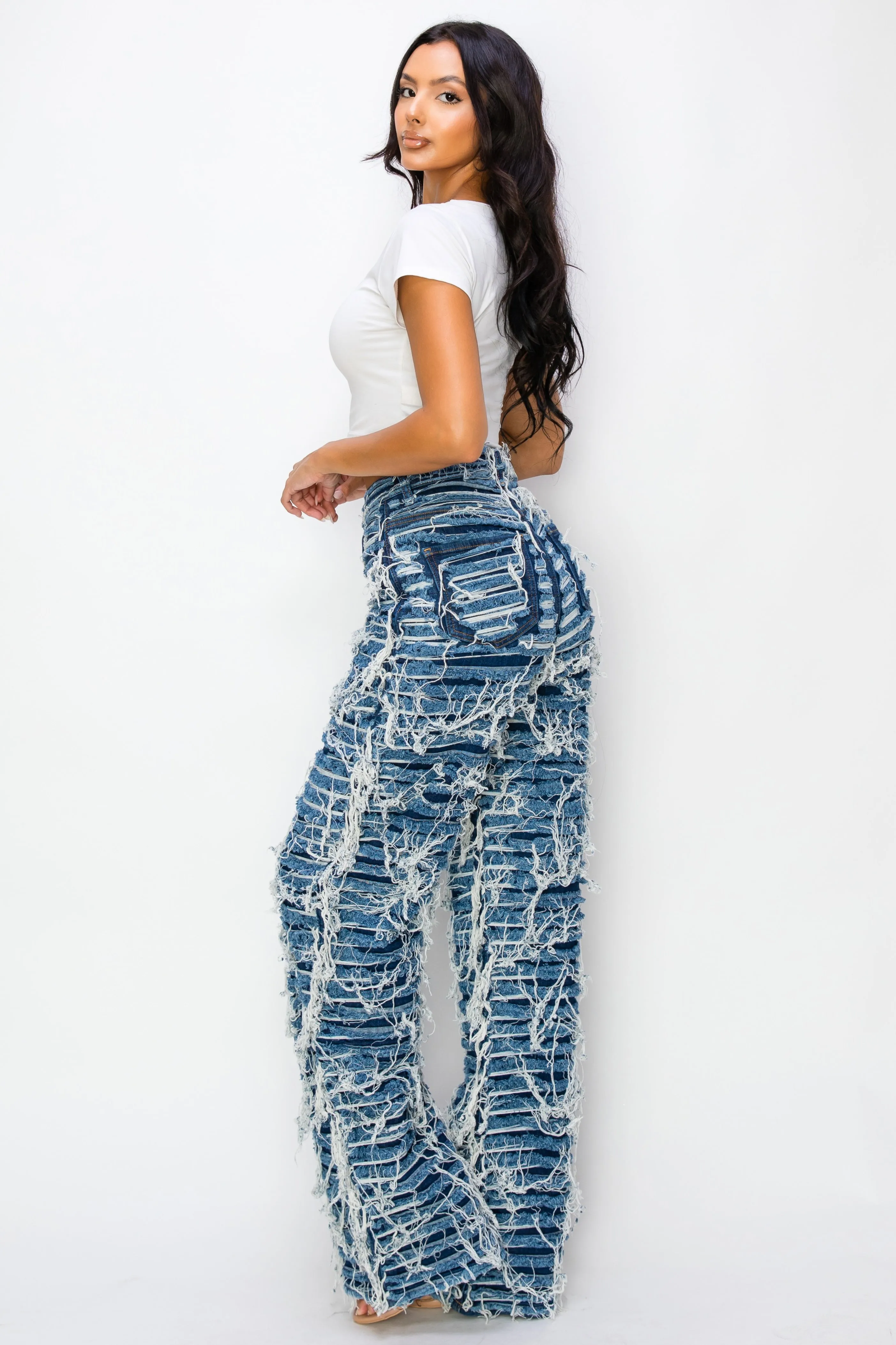40564 Women's Super Distressed Relaxed Fit Jeans