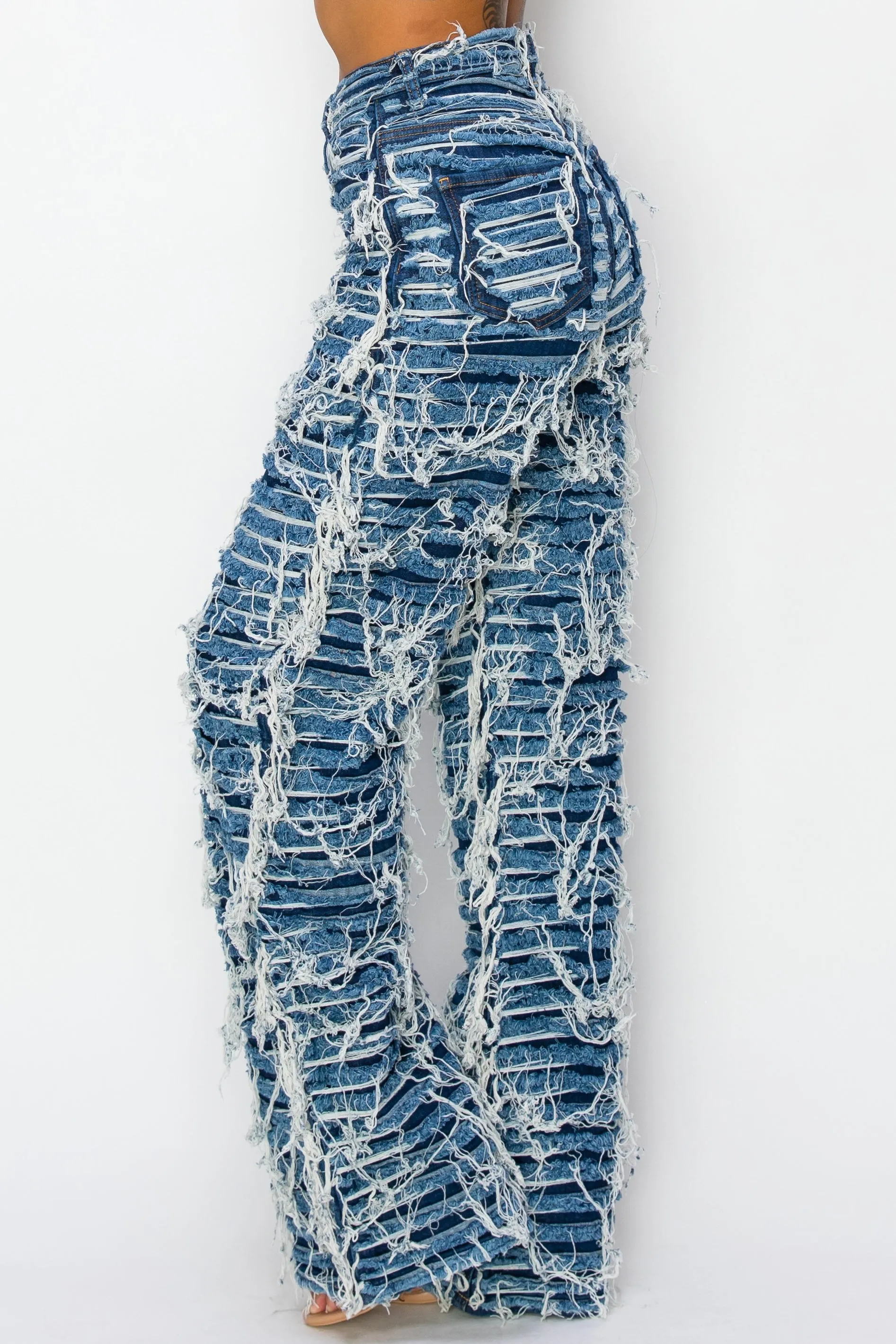 40564 Women's Super Distressed Relaxed Fit Jeans